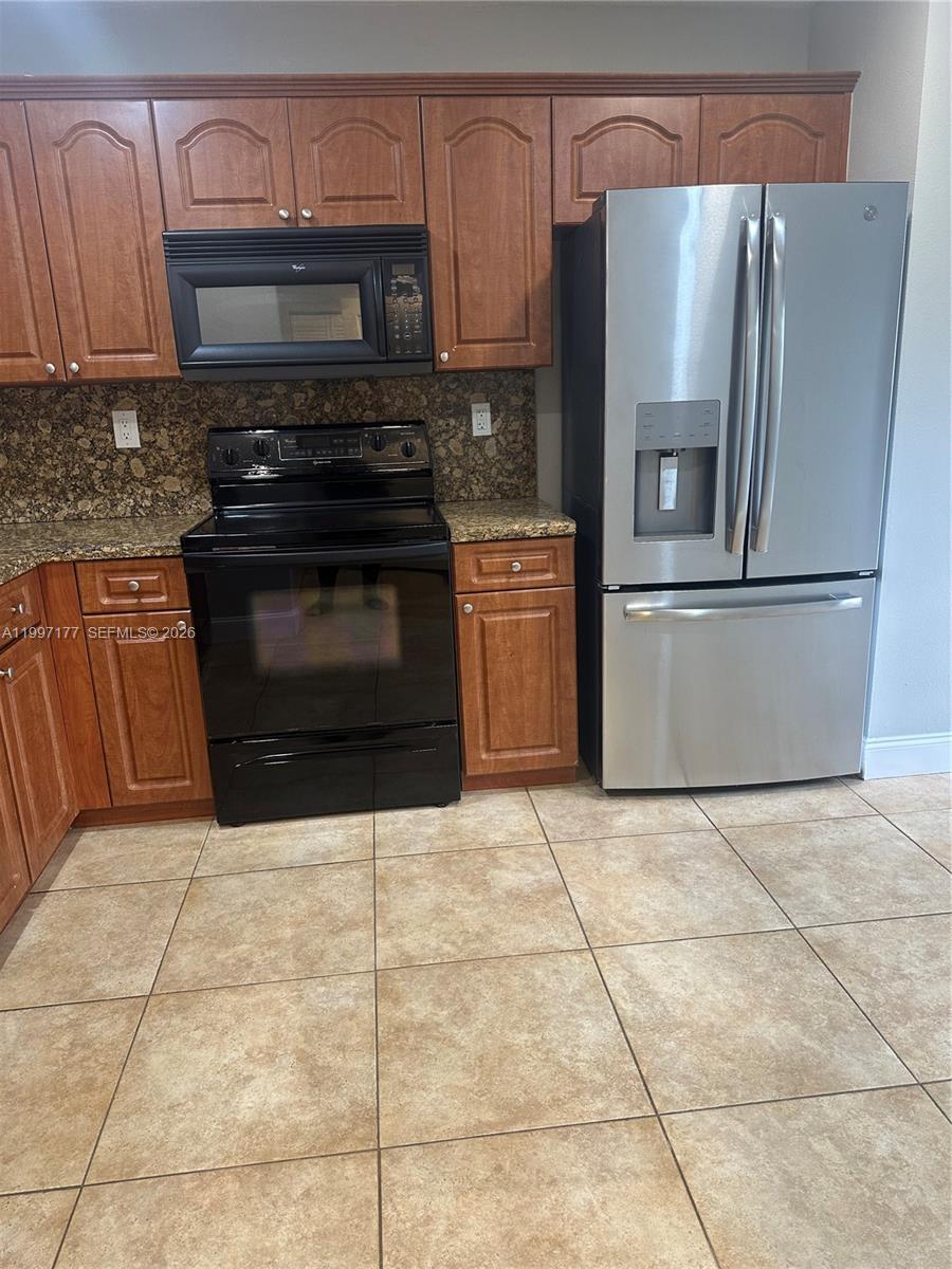 LA JOLLA WEST - Residential Lease