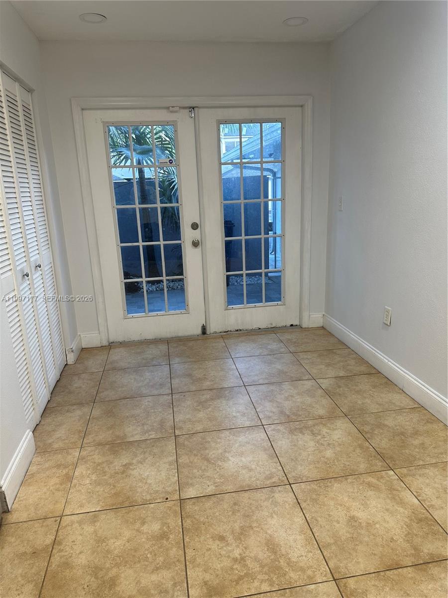 LA JOLLA WEST - Residential Lease