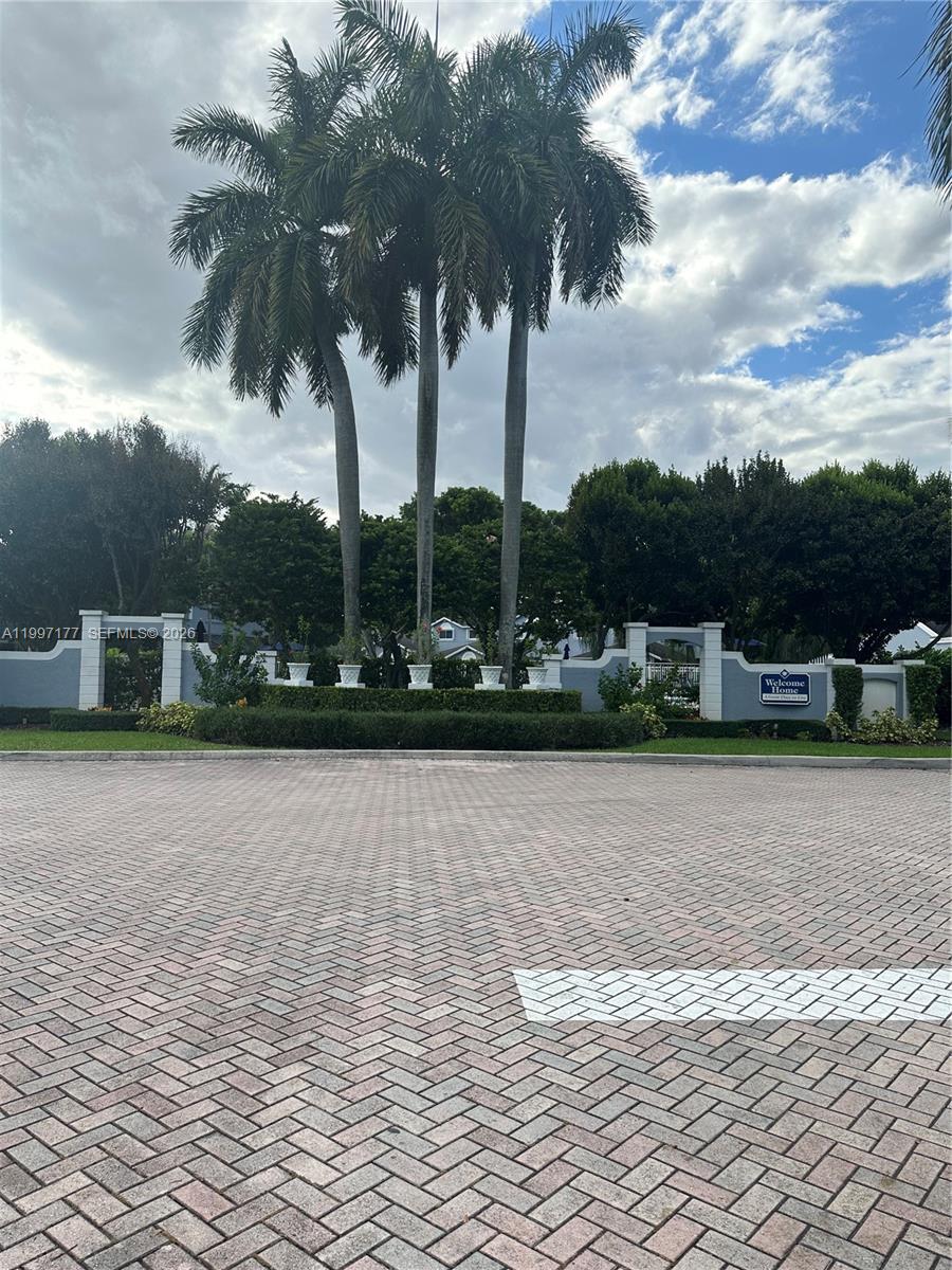 LA JOLLA WEST - Residential Lease