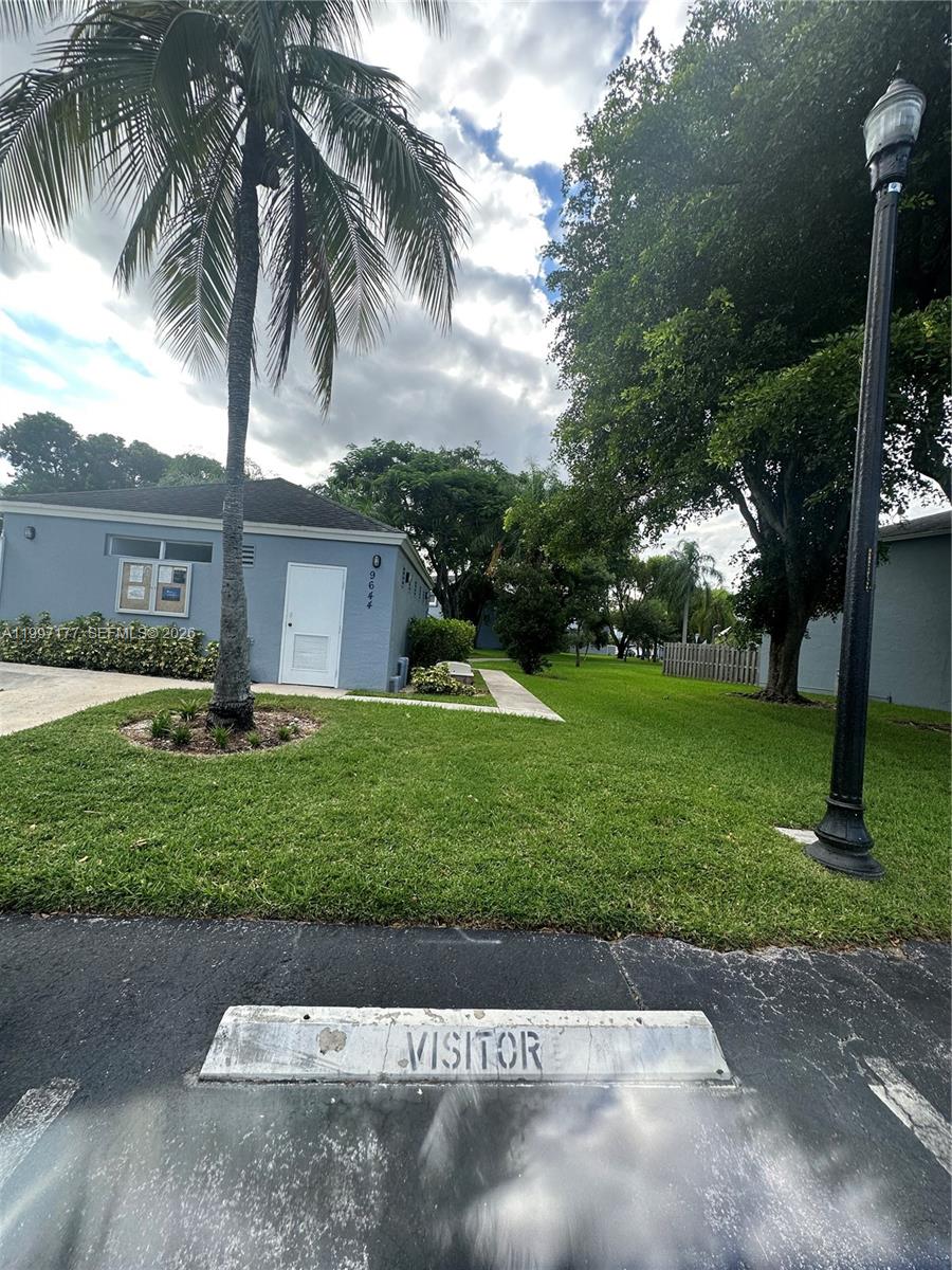 LA JOLLA WEST - Residential Lease