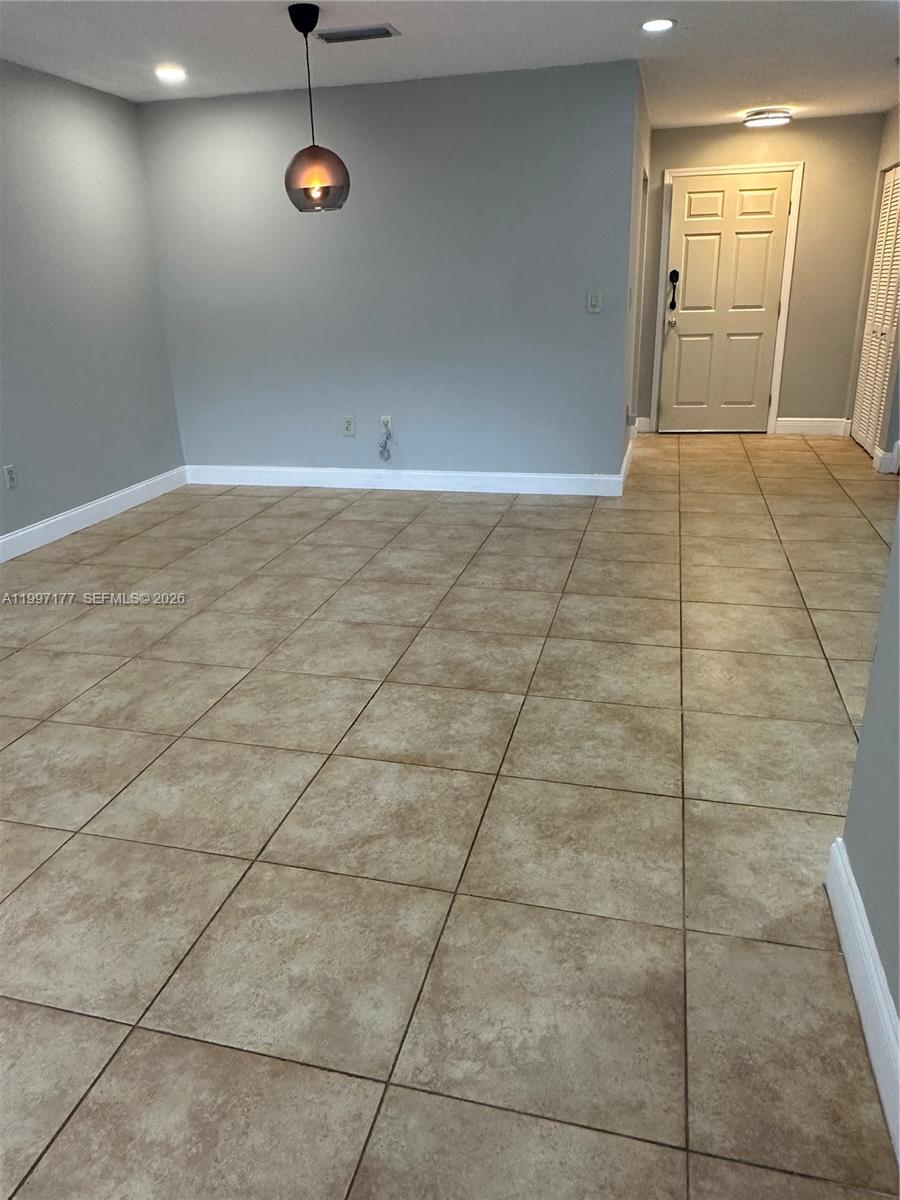 LA JOLLA WEST - Residential Lease