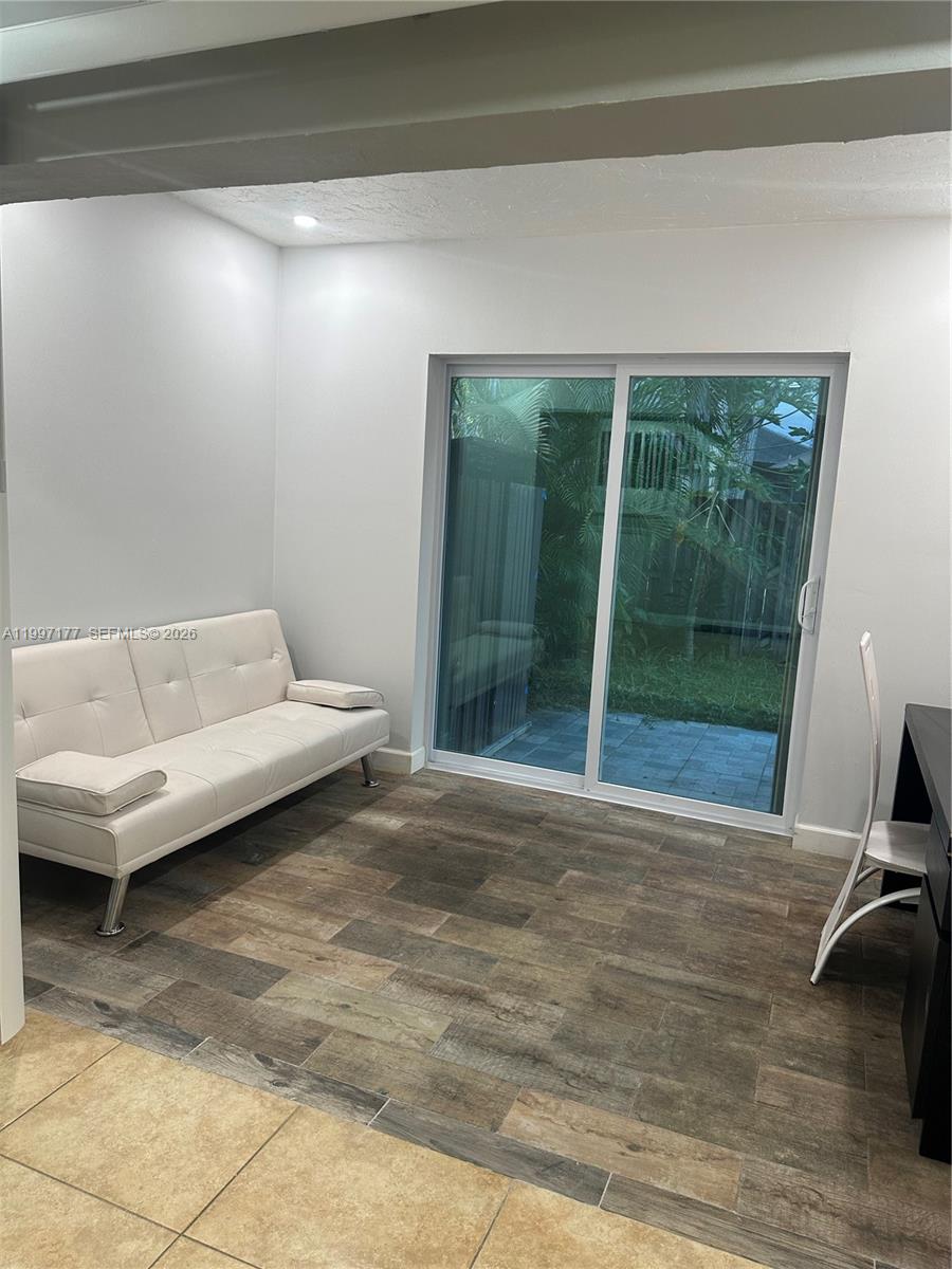 LA JOLLA WEST - Residential Lease