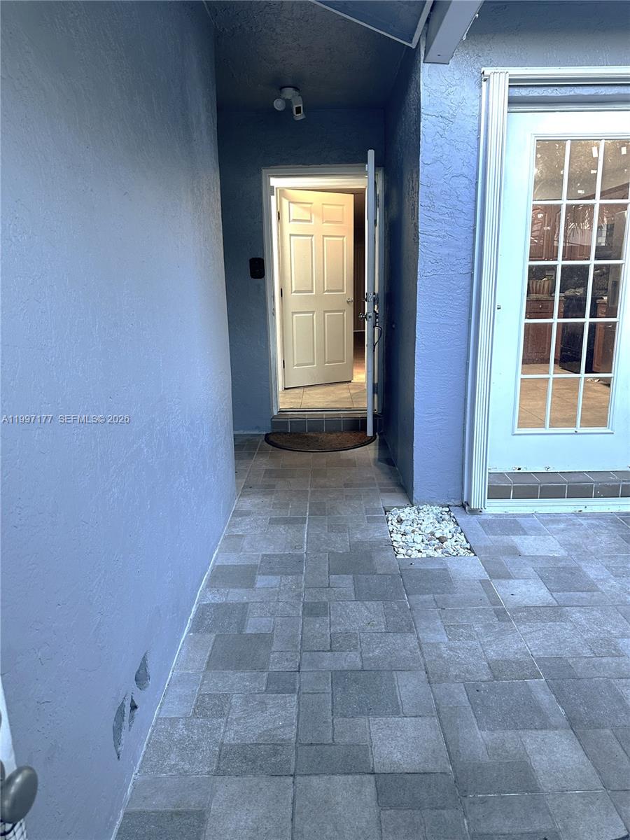 LA JOLLA WEST - Residential Lease