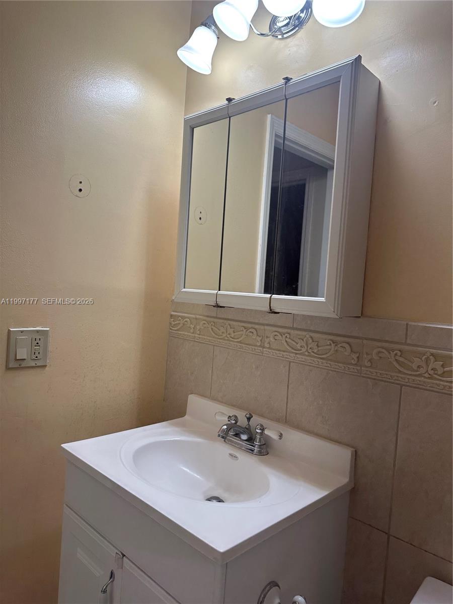 LA JOLLA WEST - Residential Lease