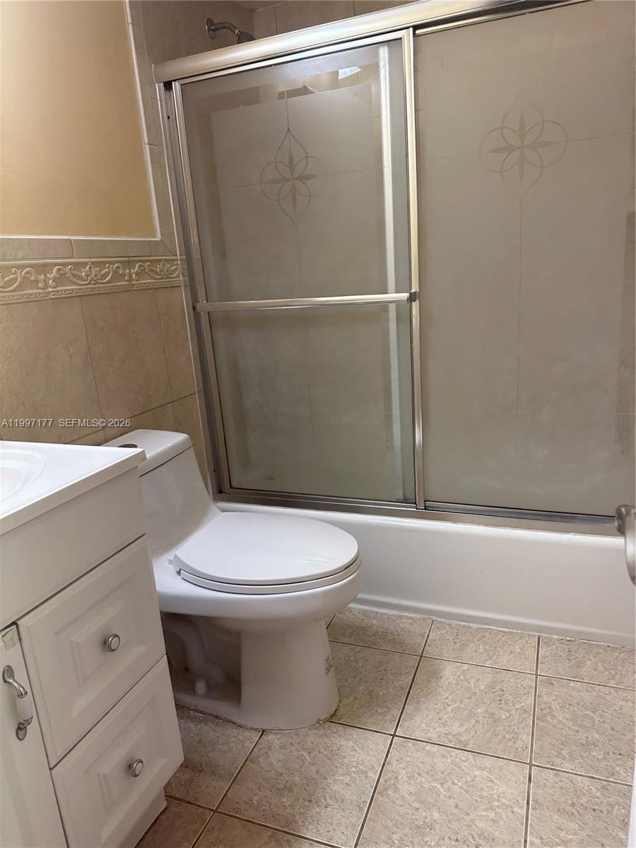 LA JOLLA WEST - Residential Lease