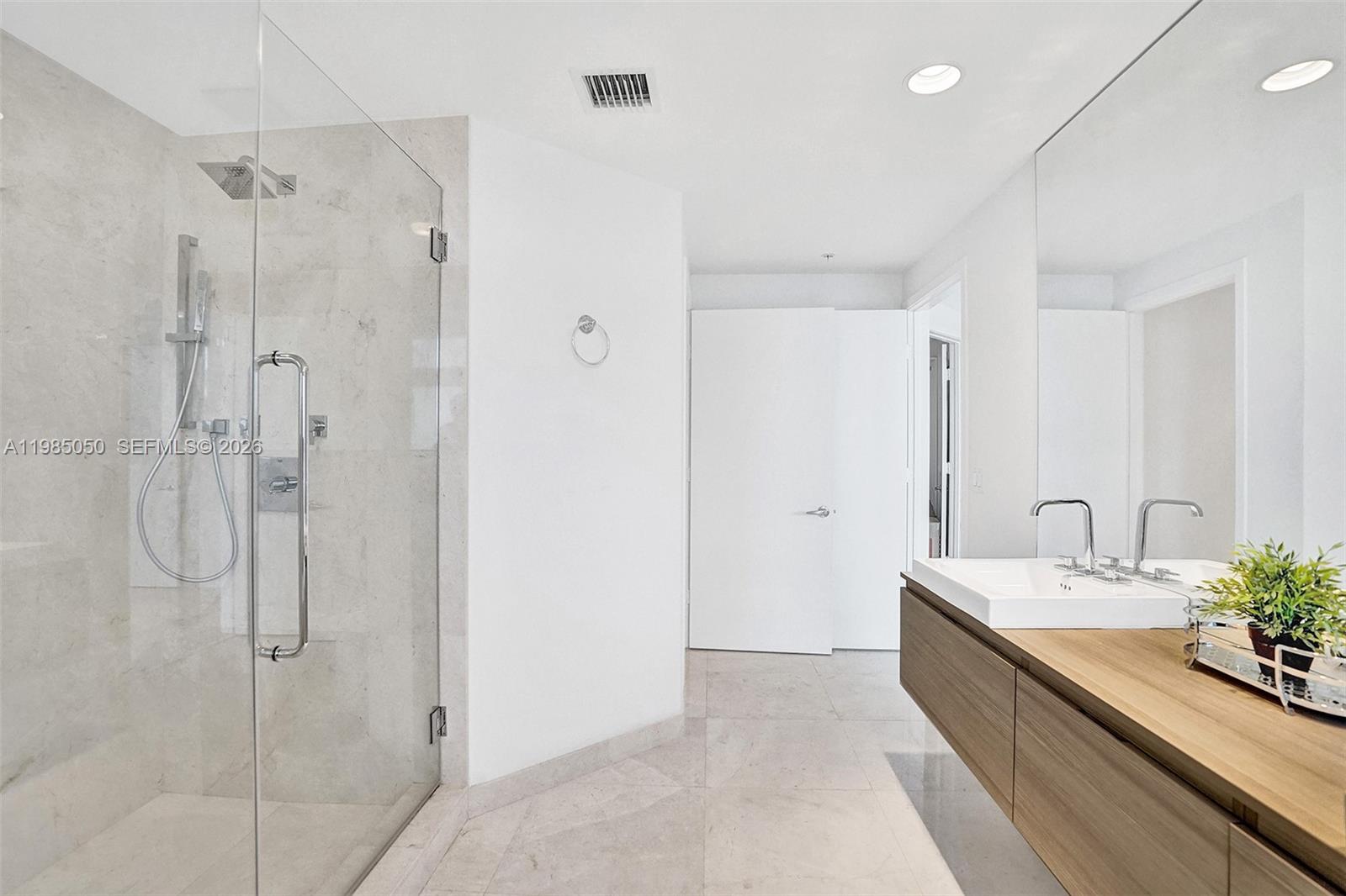 MARINA PALMS RESIDENCES N - Residential