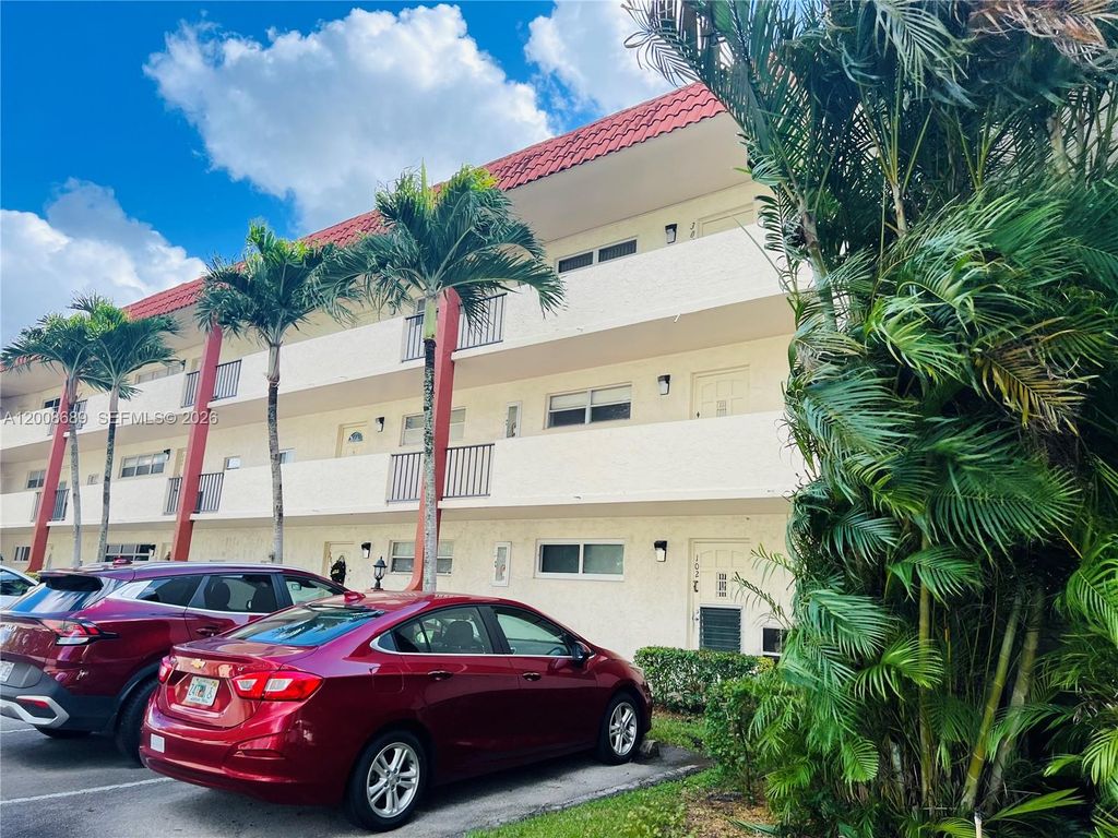 Photo of 9820 S Hollybrook Lake Dr #202, Pembroke Pines, FL 33025 (MLS # A12008689)