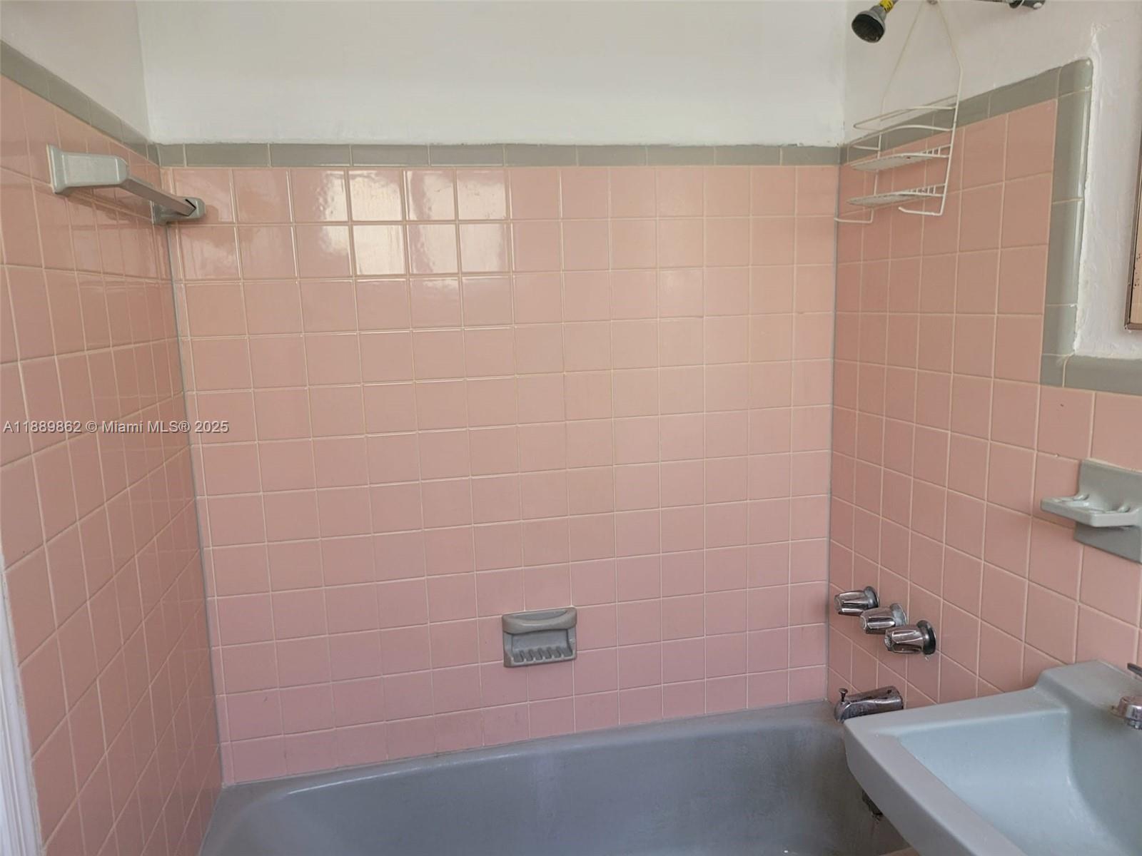 HIALEAH 12TH ADDN - Residential Lease