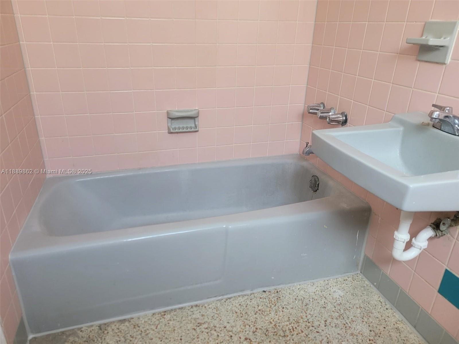 HIALEAH 12TH ADDN - Residential Lease
