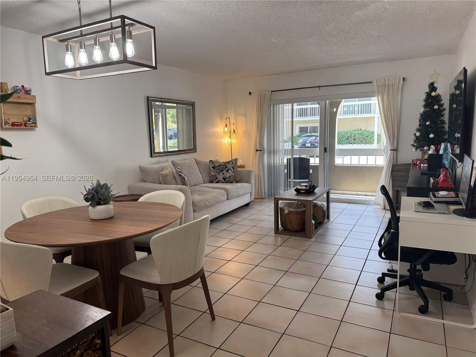 VILLAGE OF KINGS CREEK CO - Residential