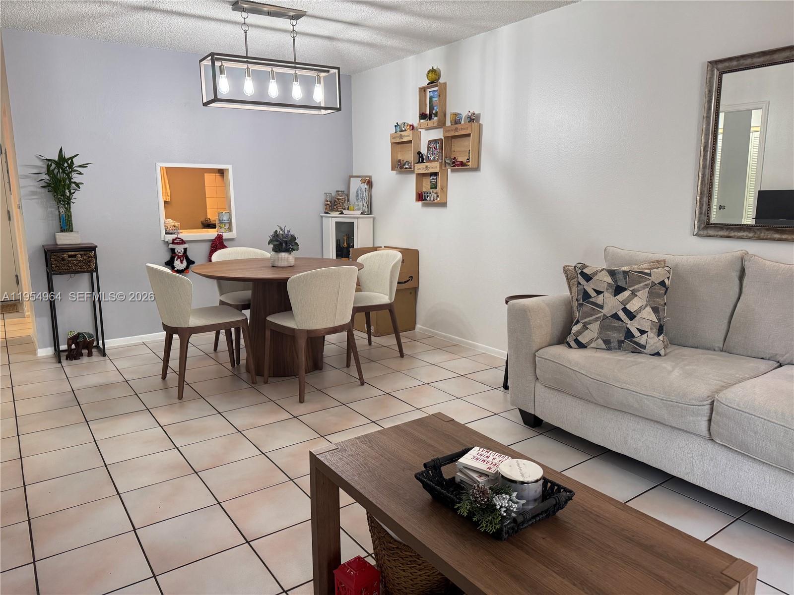 VILLAGE OF KINGS CREEK CO - Residential