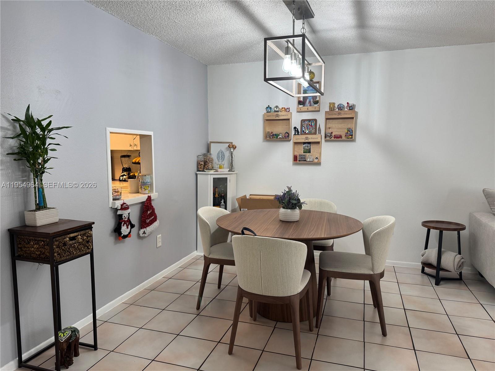 VILLAGE OF KINGS CREEK CO - Residential