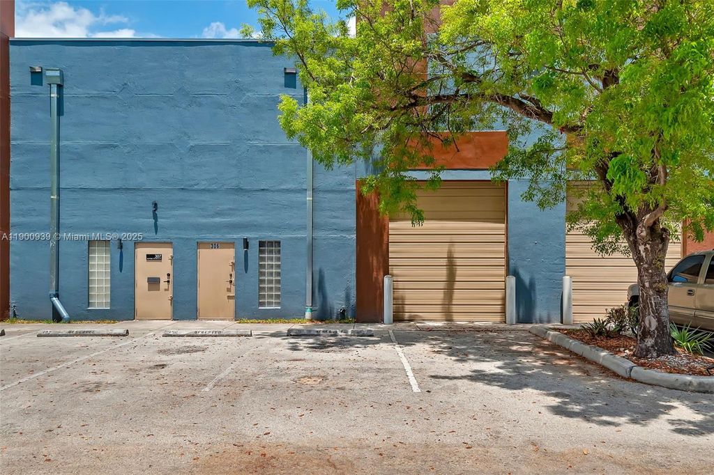 Photo of 20200 NW 2nd Ave #C6, Miami Gardens, FL 33169 (MLS # A11900939)