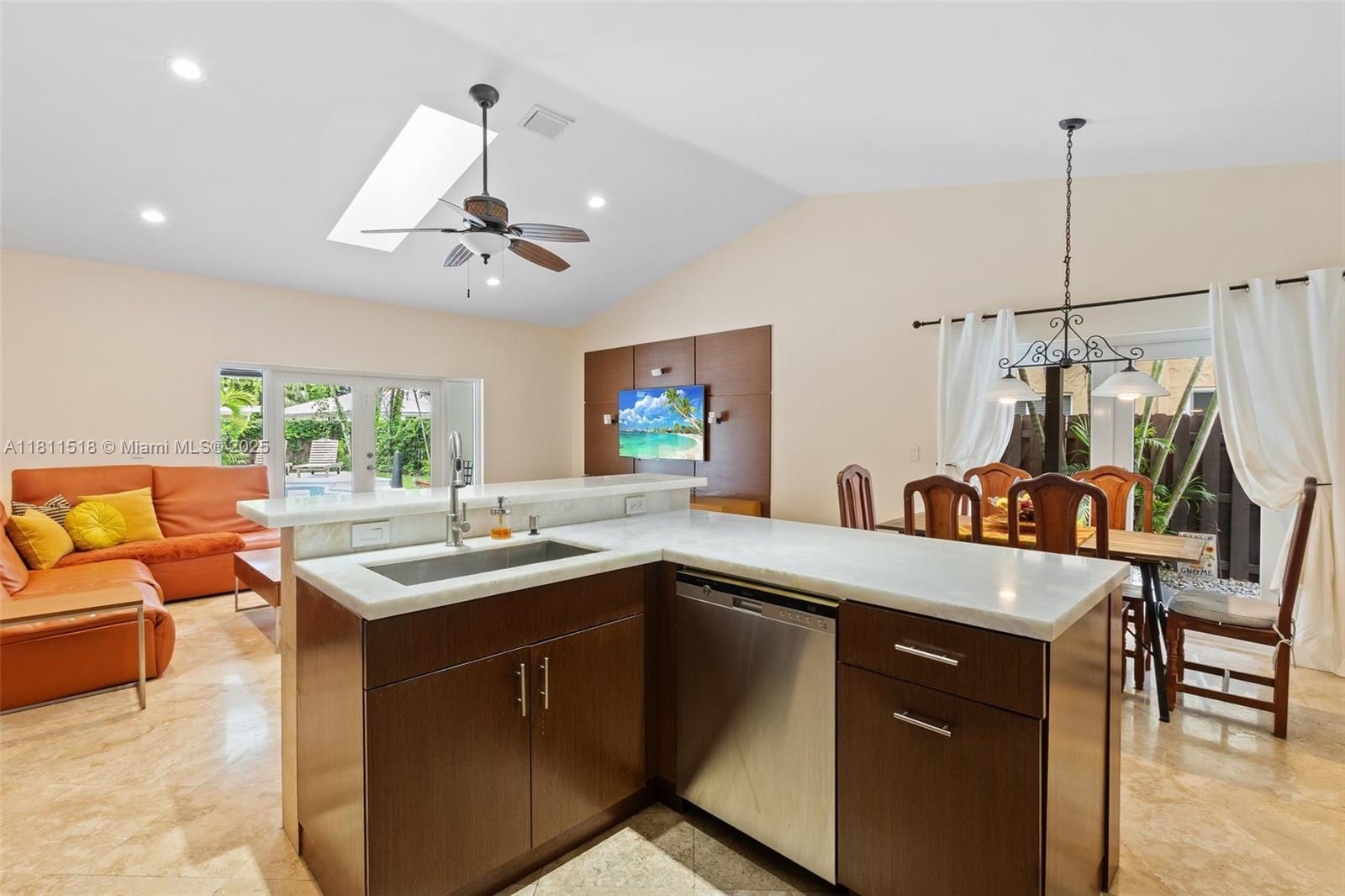 CYPRESS RUN - Residential