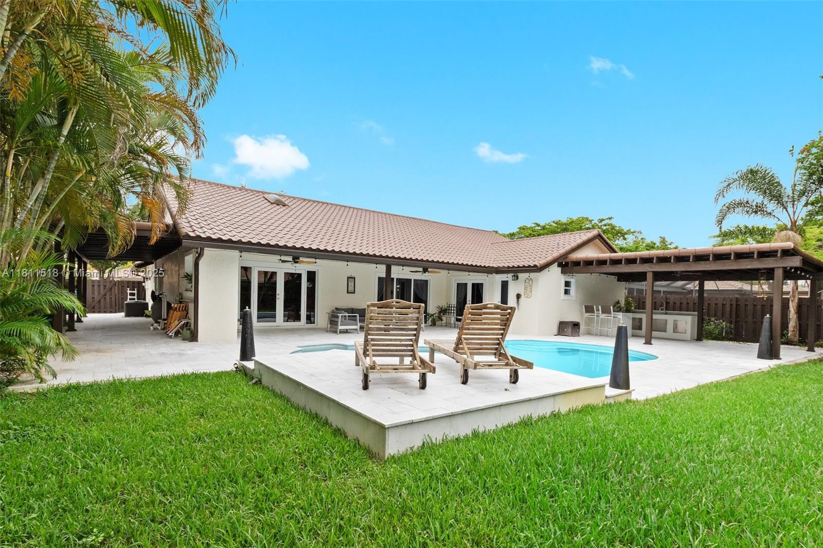 CYPRESS RUN - Residential