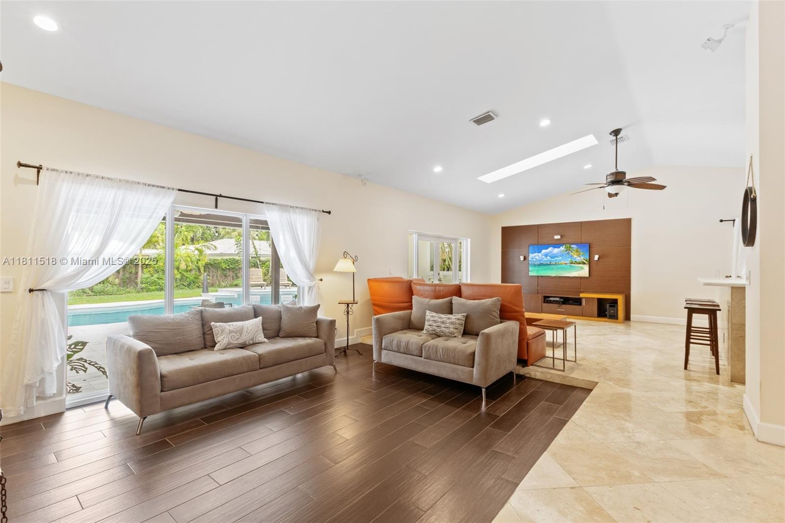 CYPRESS RUN - Residential