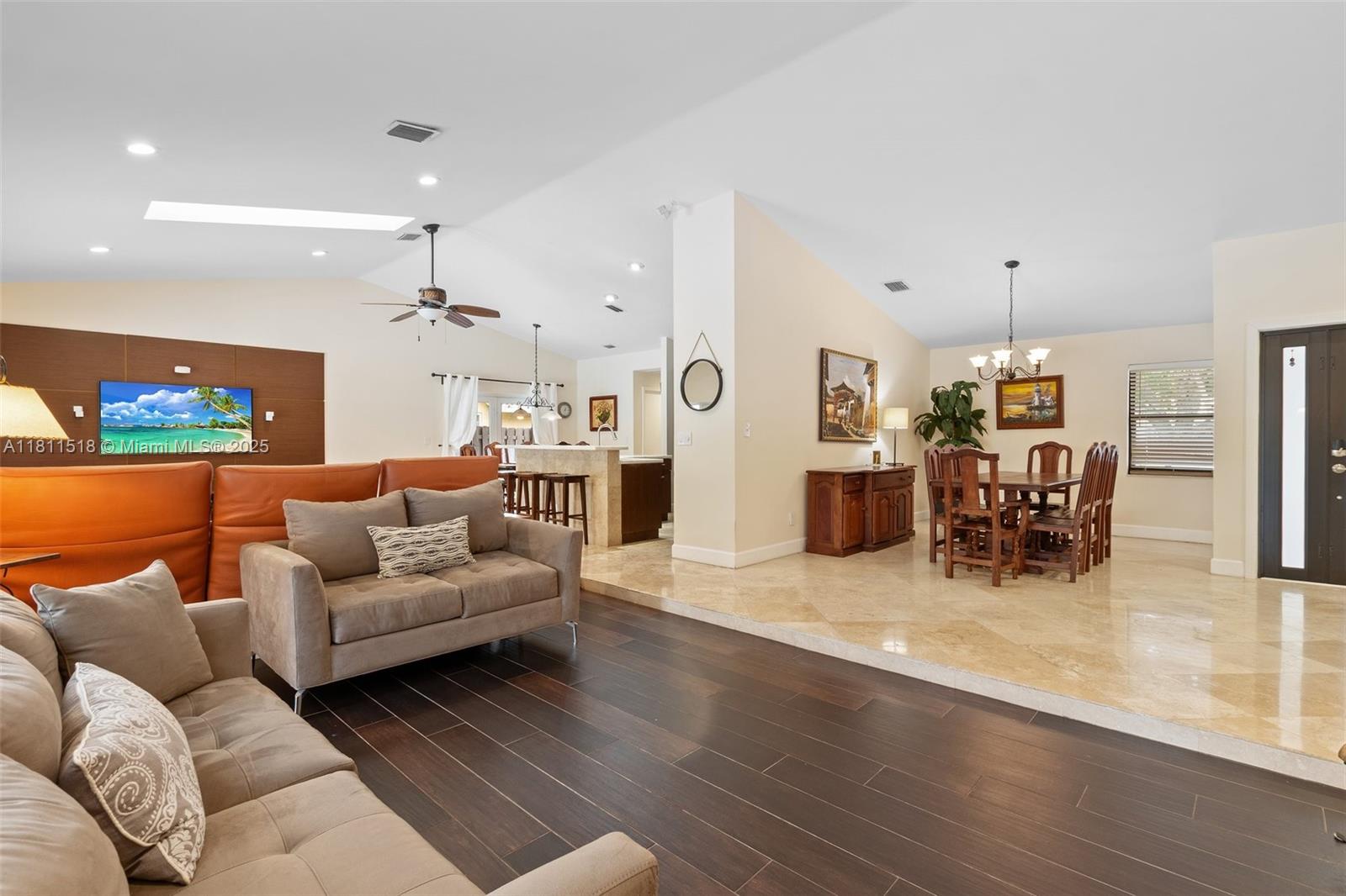 CYPRESS RUN - Residential