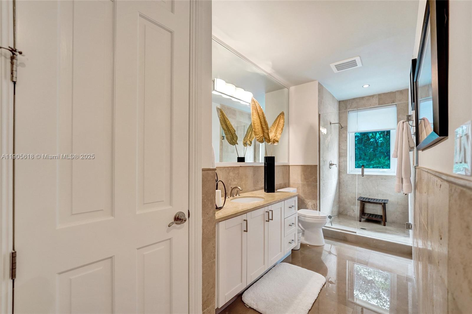 ARIA AT LAS OLAS CONDO - Residential