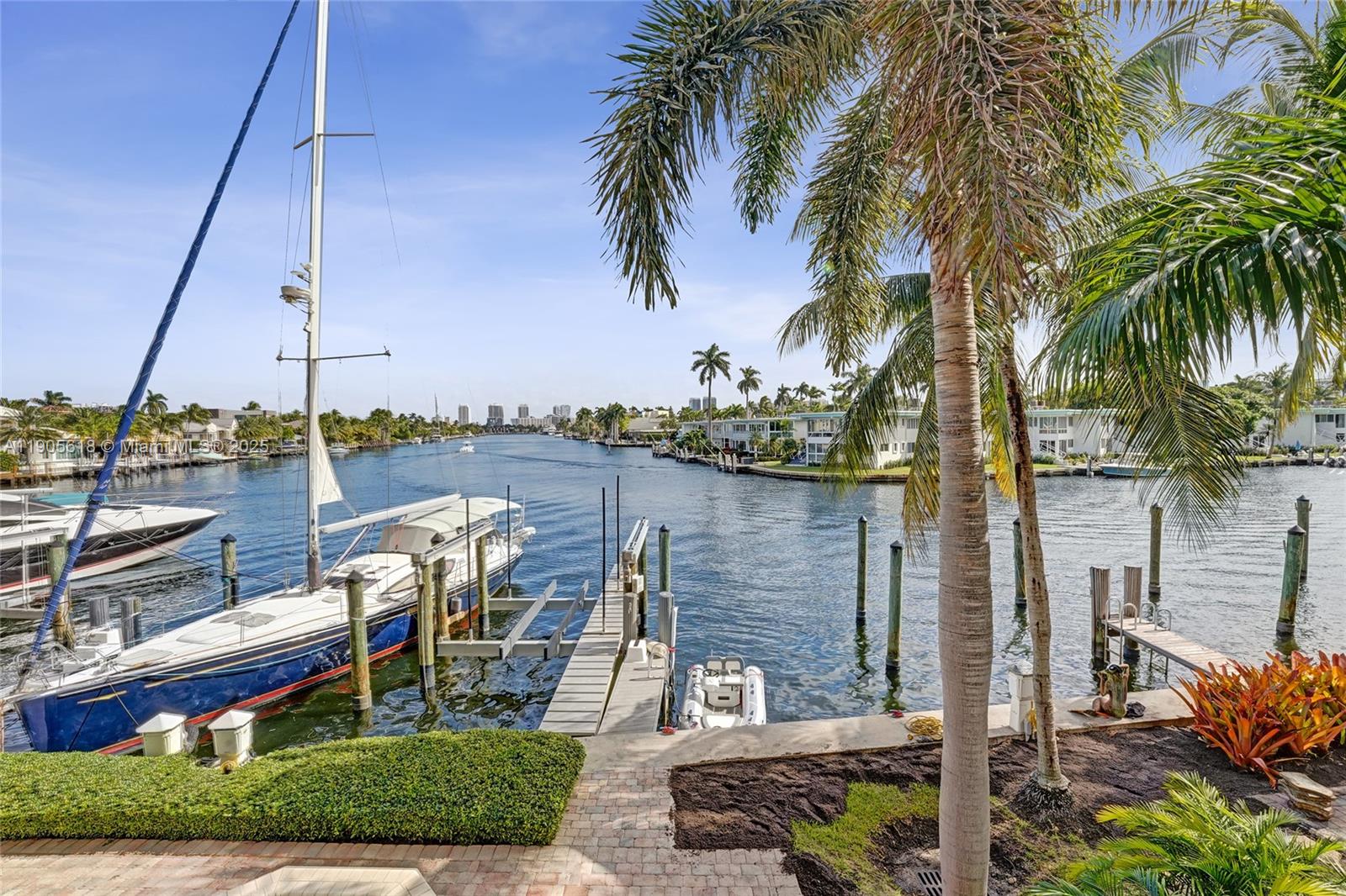 ARIA AT LAS OLAS CONDO - Residential