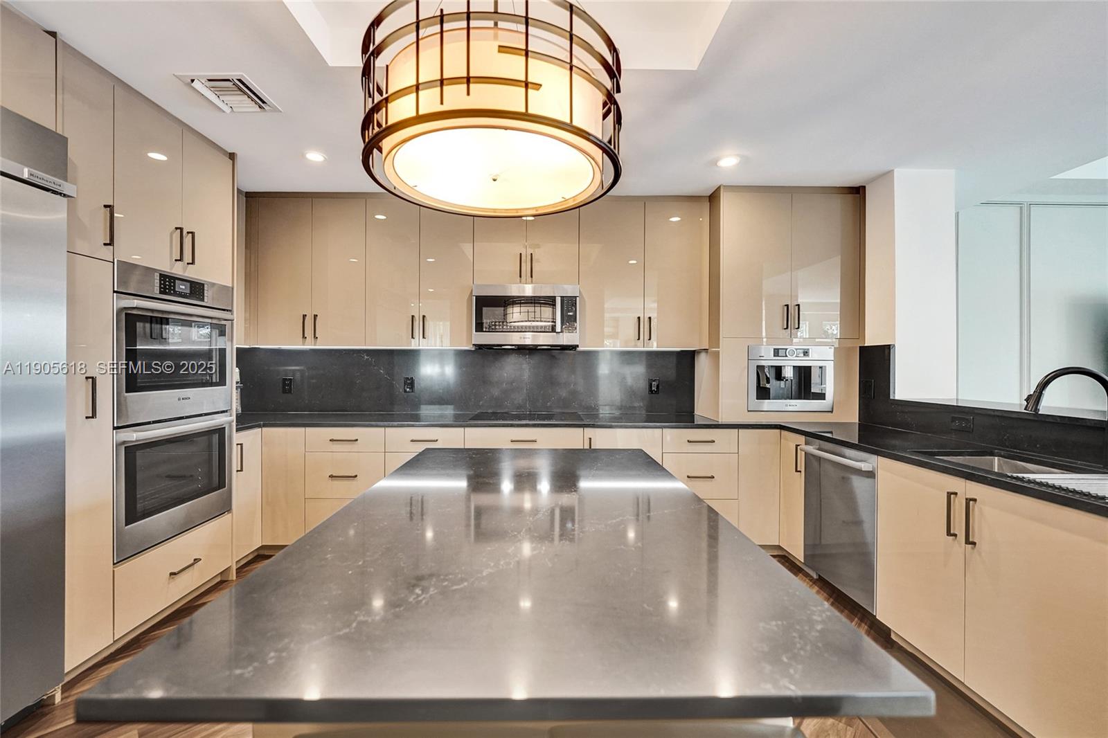 ARIA AT LAS OLAS CONDO - Residential