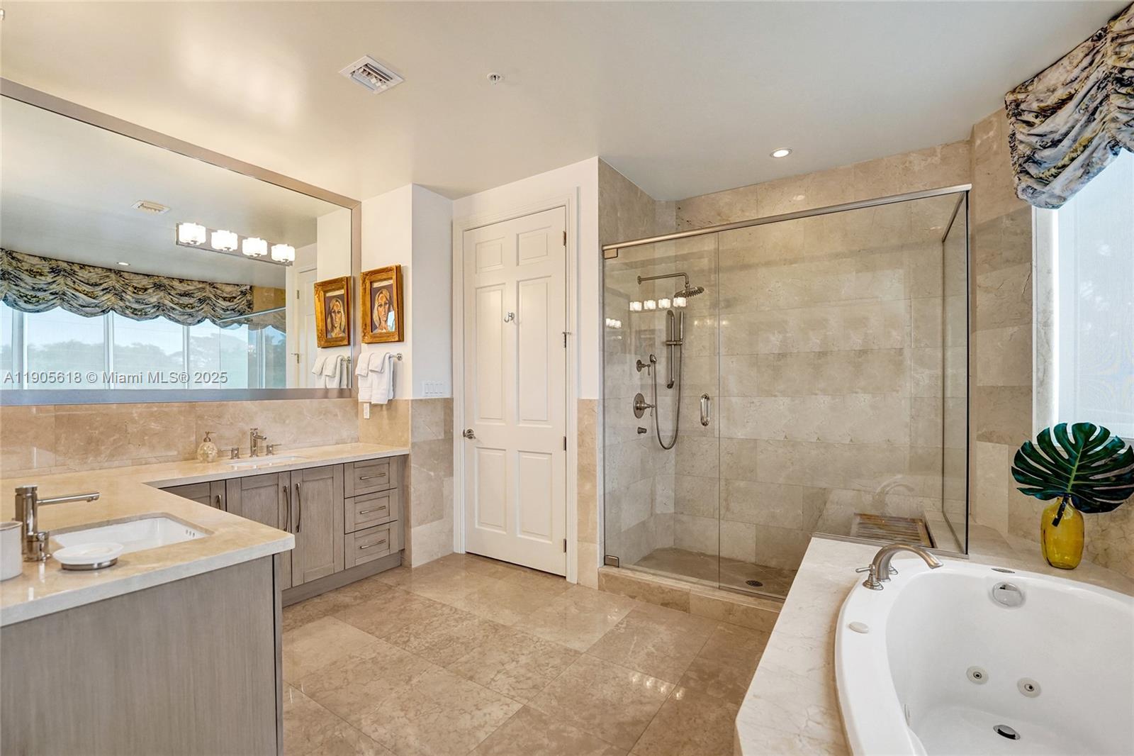 ARIA AT LAS OLAS CONDO - Residential