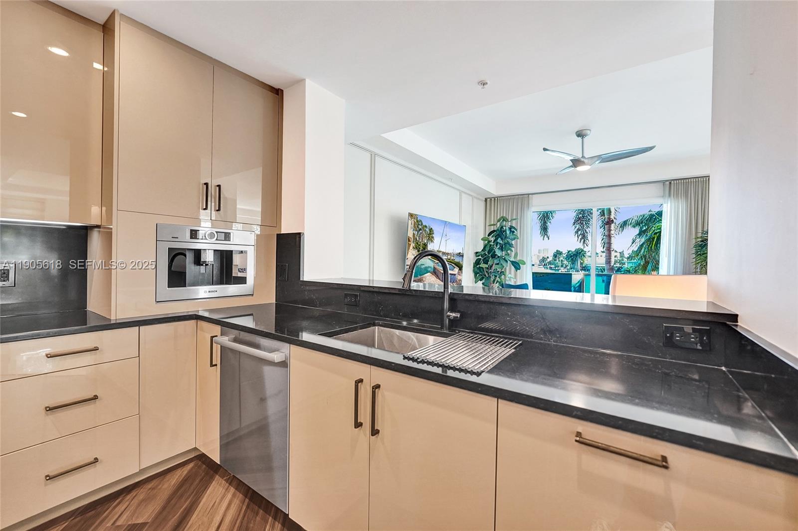 ARIA AT LAS OLAS CONDO - Residential