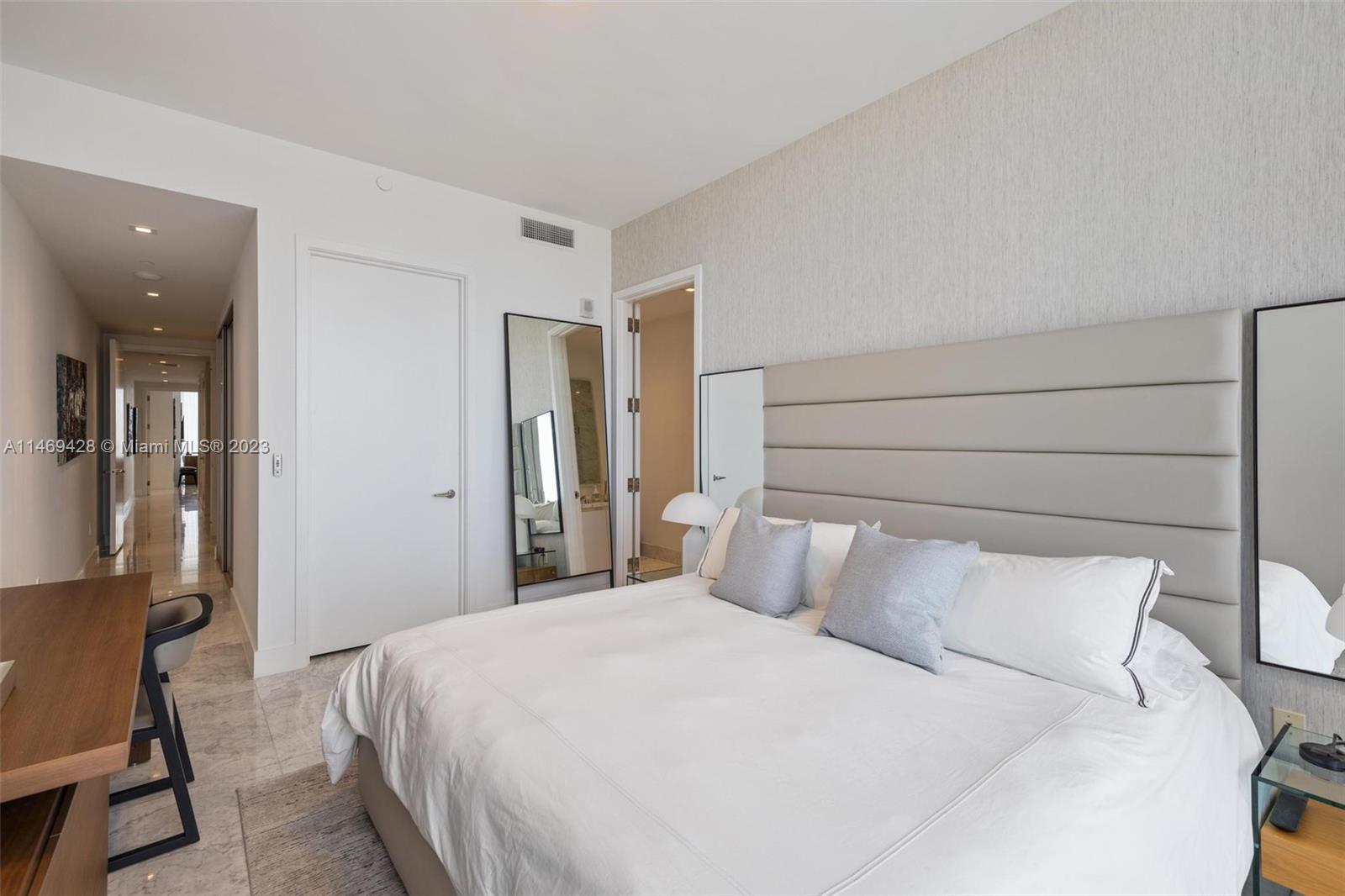 JADE SIGNATURE CONDO - Residential