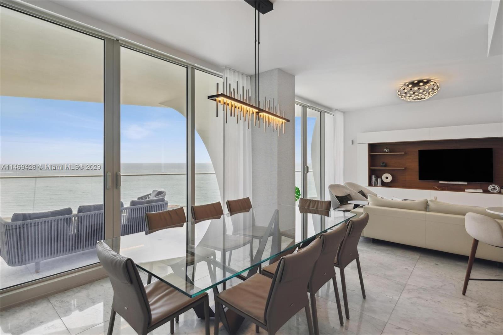 JADE SIGNATURE CONDO - Residential