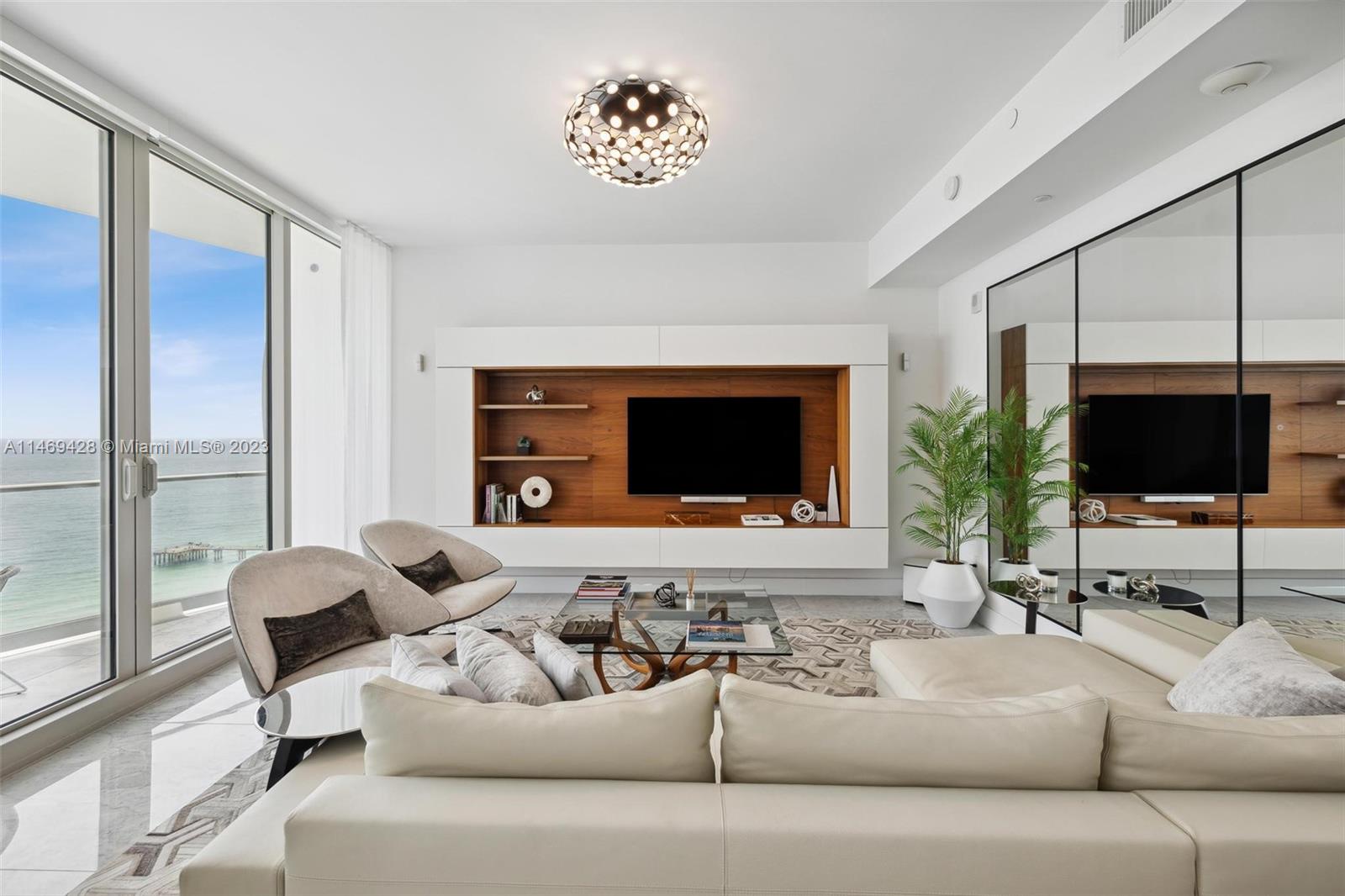 JADE SIGNATURE CONDO - Residential