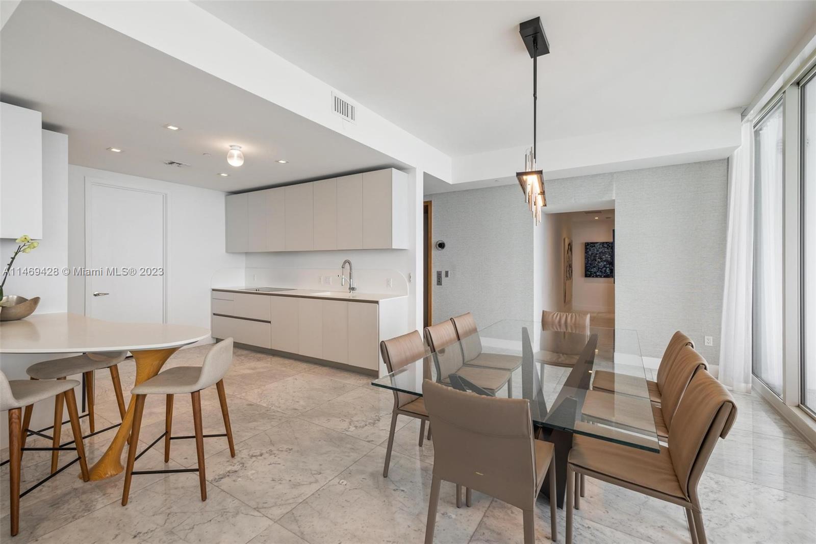 JADE SIGNATURE CONDO - Residential