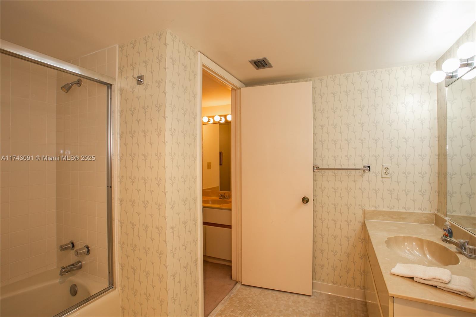 ANCHOR BAY CLUB CONDO - Residential