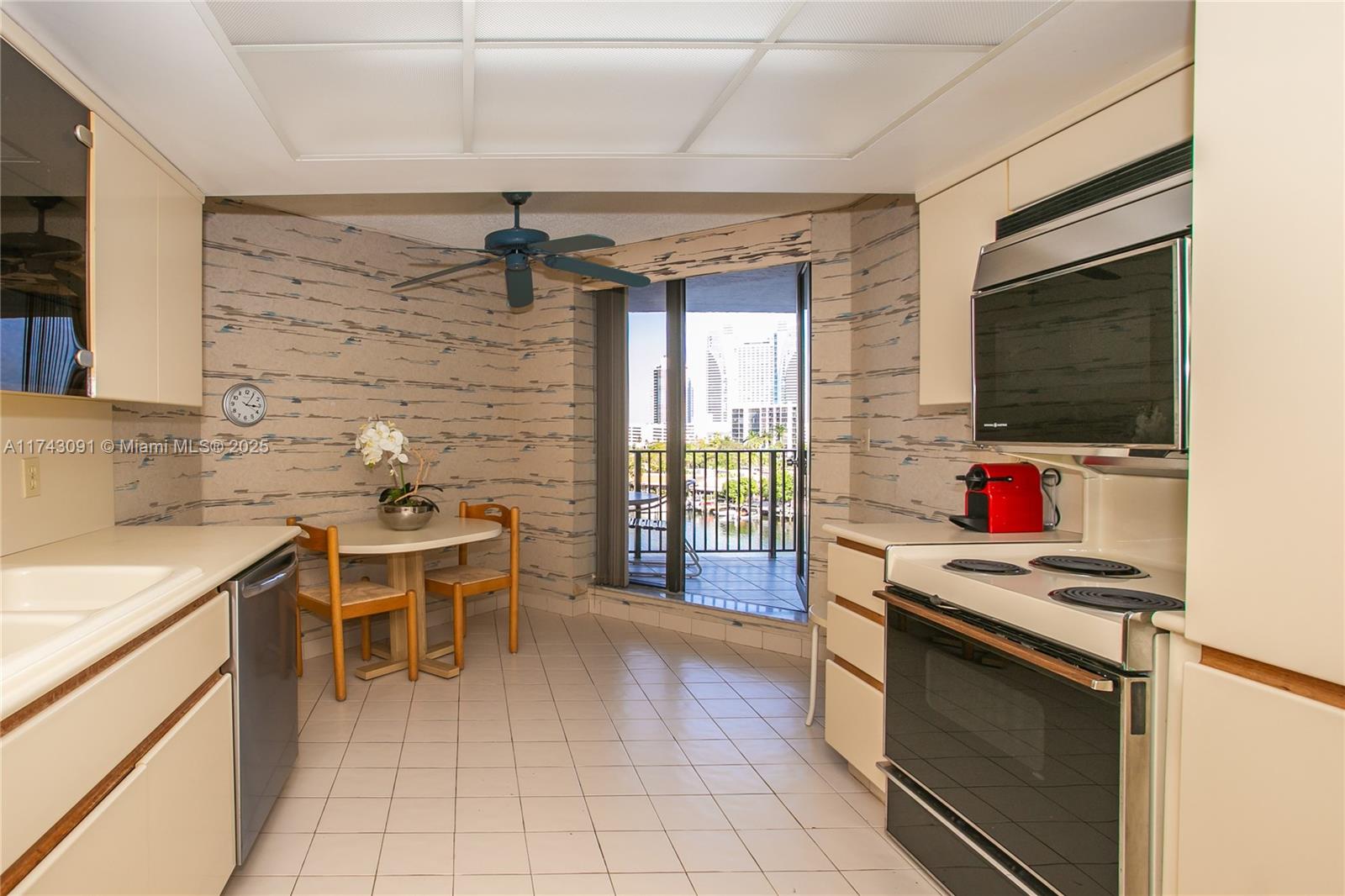 300 Three Islands Blvd 406