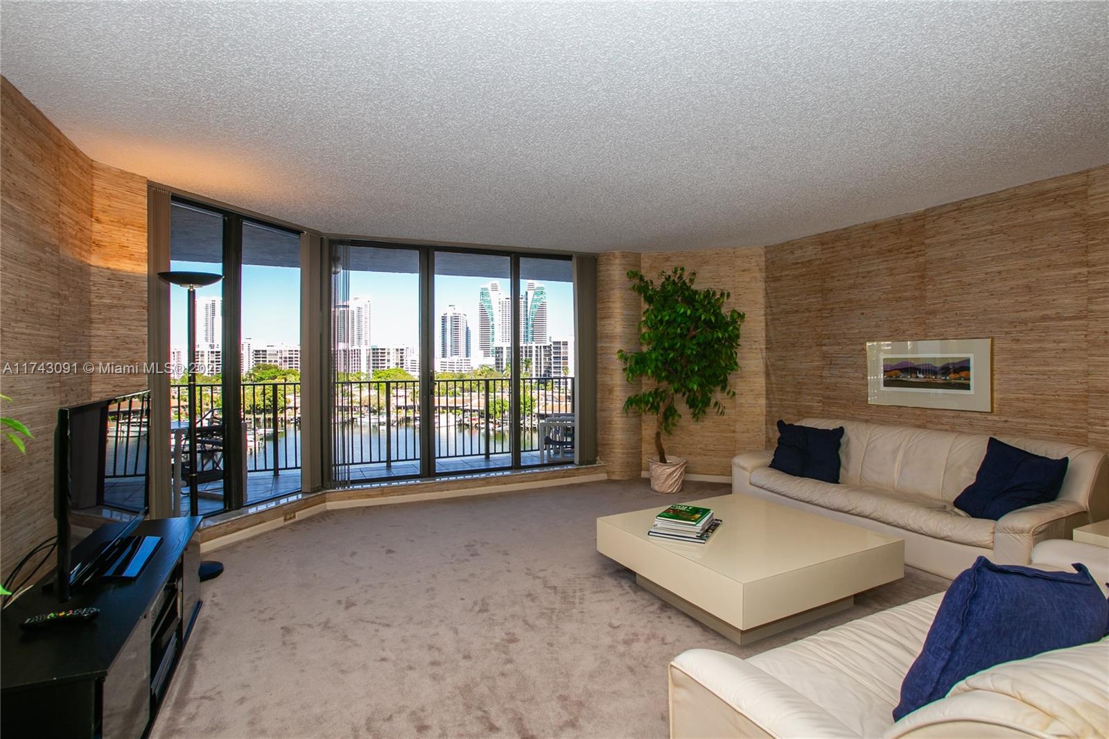 300 Three Islands Blvd 406