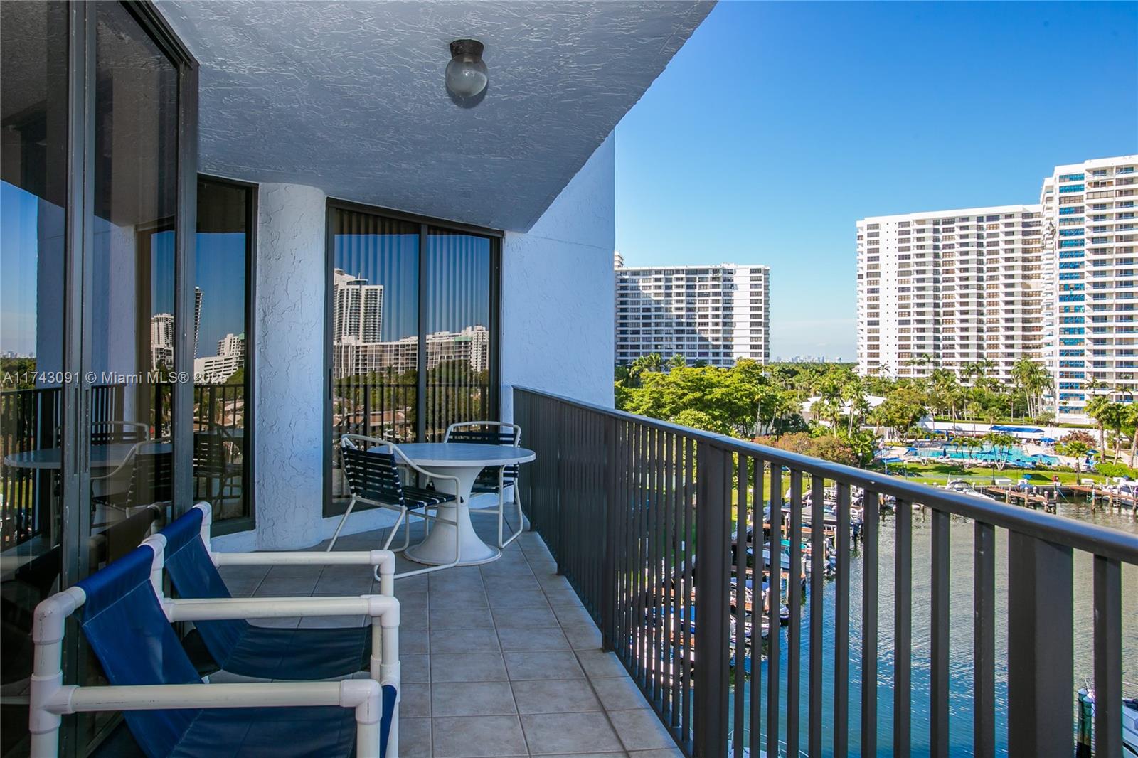 300 Three Islands Blvd 406