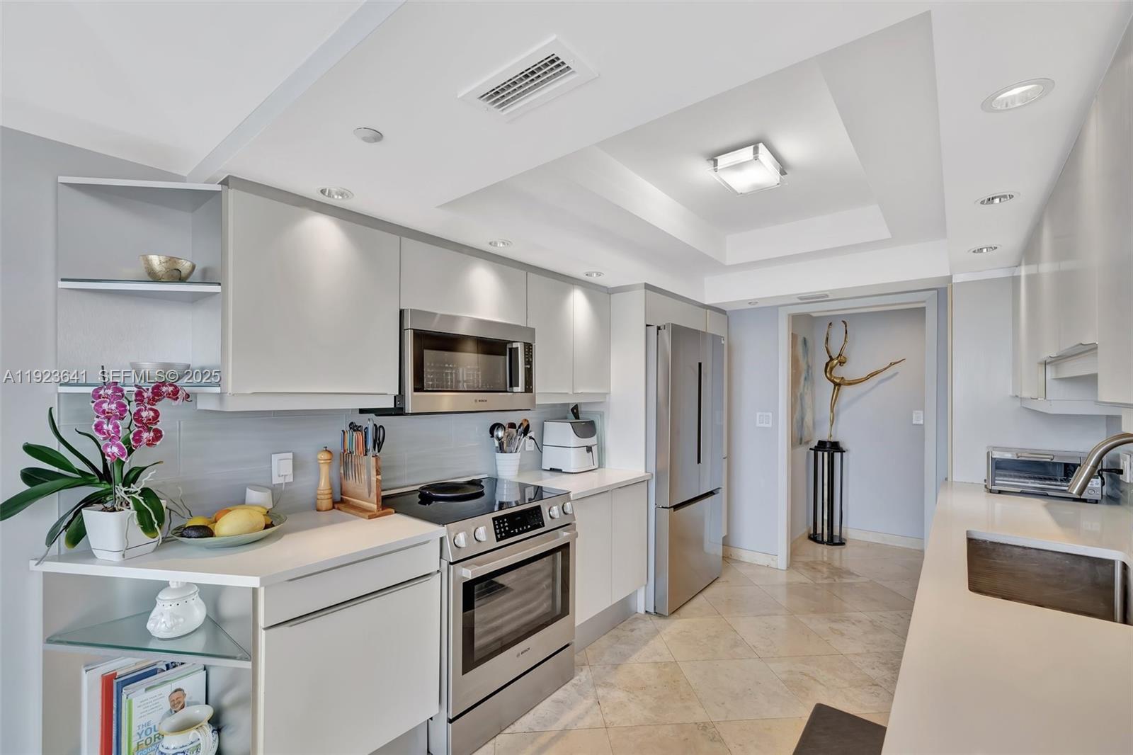 7000 ISL BLVD WILLIAMS IS - Residential