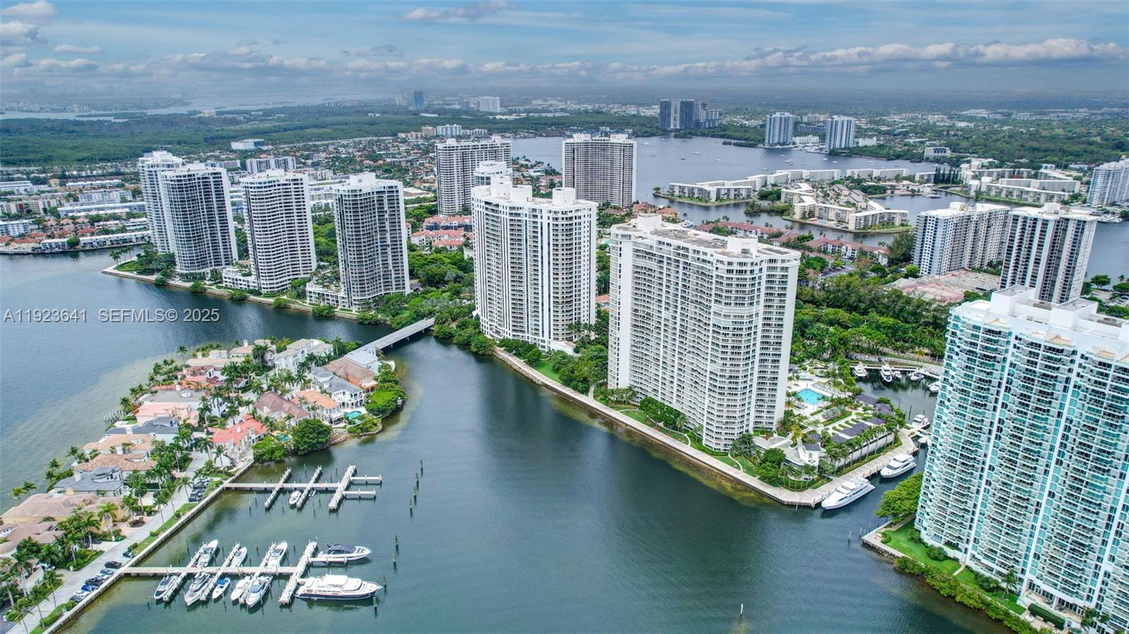 7000 ISL BLVD WILLIAMS IS - Residential