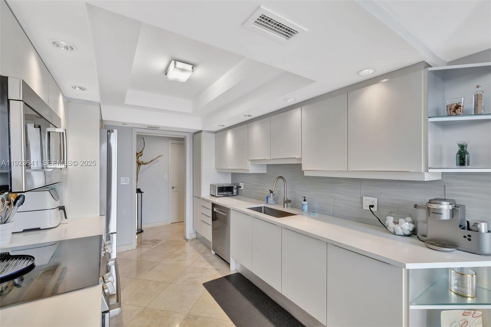 7000 ISL BLVD WILLIAMS IS - Residential