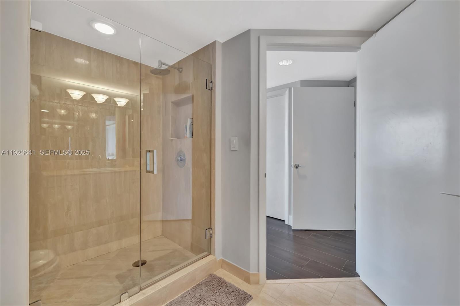 7000 ISL BLVD WILLIAMS IS - Residential