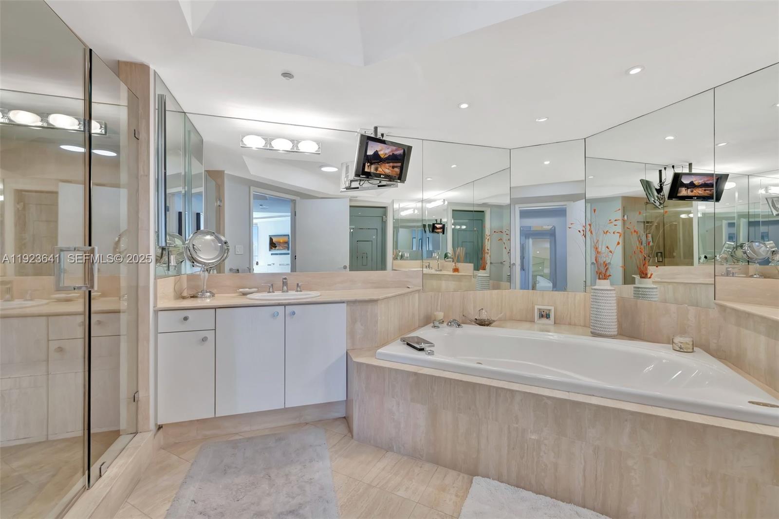 7000 ISL BLVD WILLIAMS IS - Residential