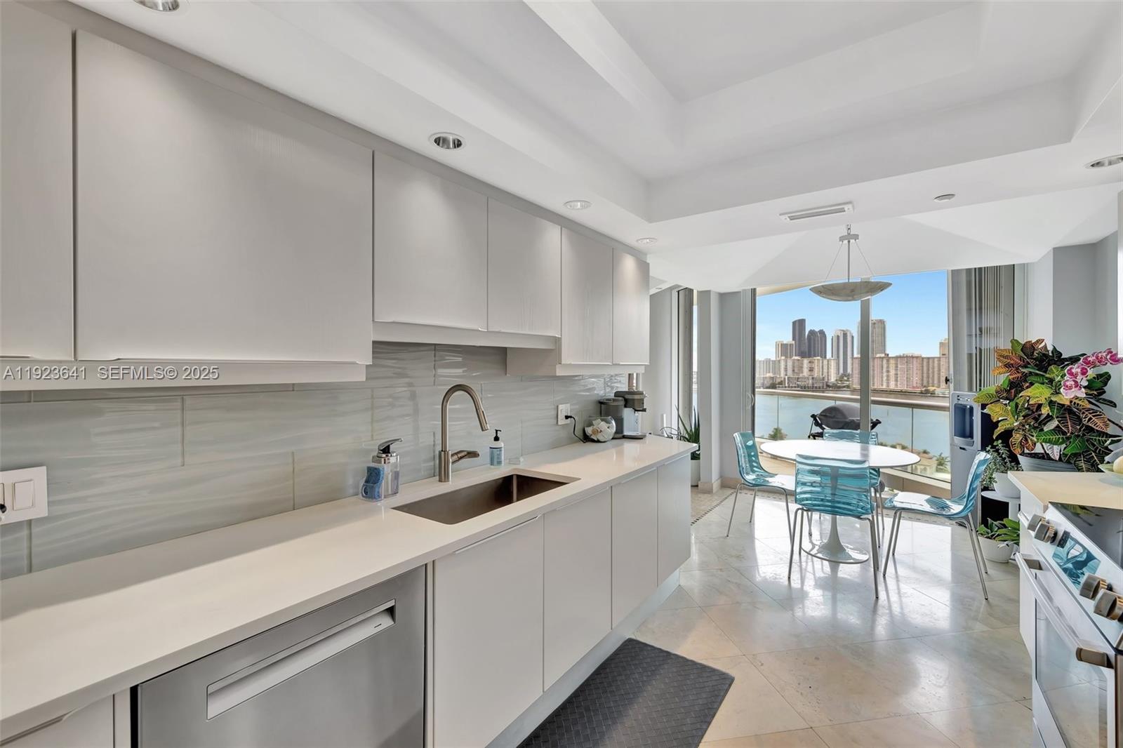 7000 ISL BLVD WILLIAMS IS - Residential