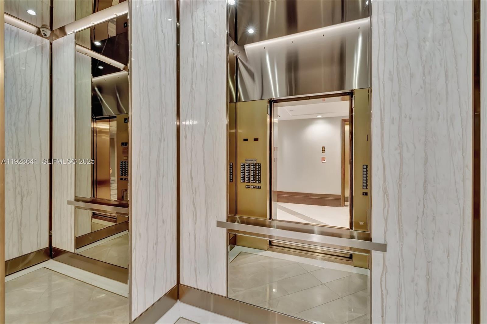 7000 ISL BLVD WILLIAMS IS - Residential