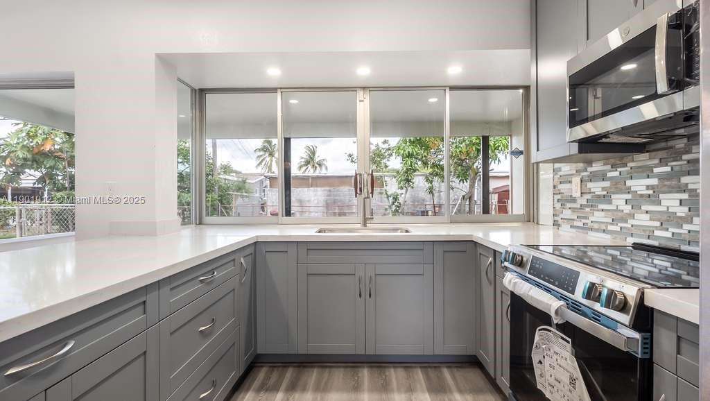 MIRAMAR PARK FIRST ADD - Residential Lease