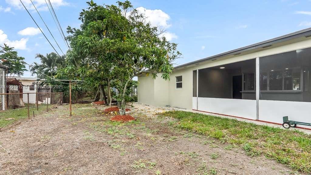 MIRAMAR PARK FIRST ADD - Residential Lease