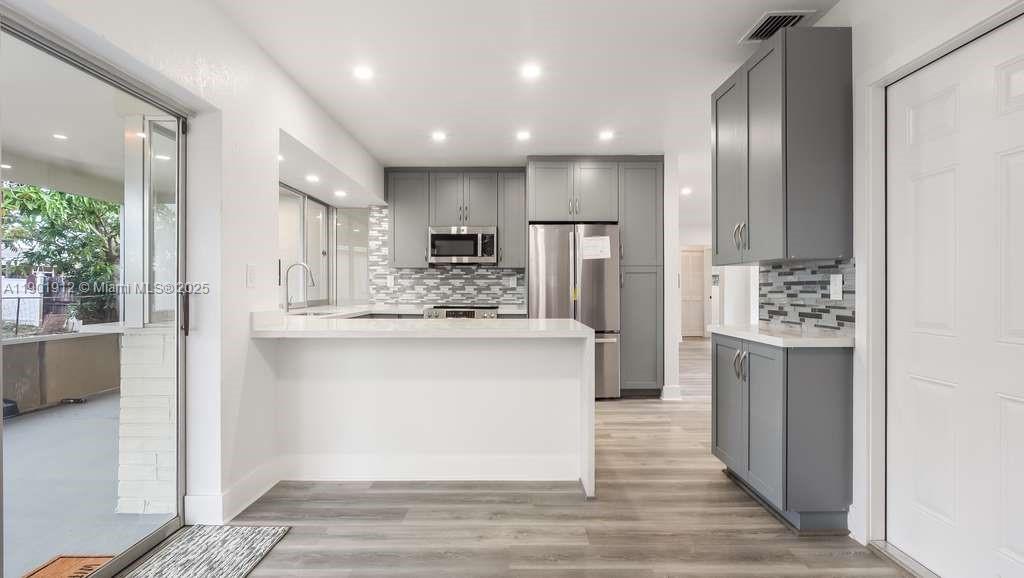 MIRAMAR PARK FIRST ADD - Residential Lease