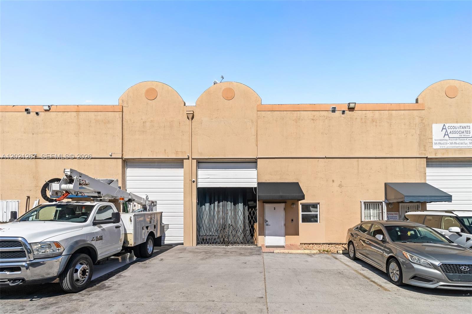 1745 W 37th St