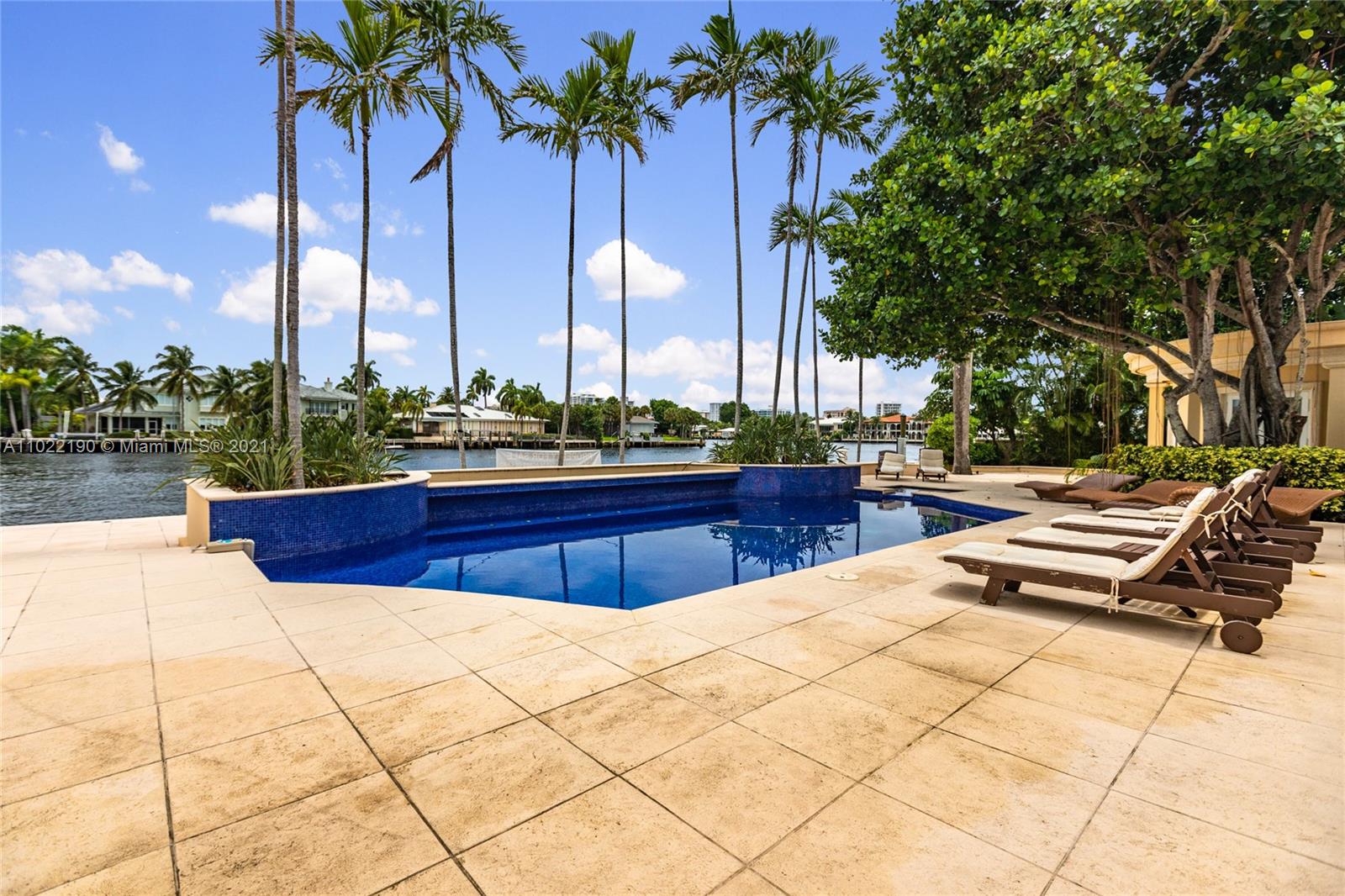 MERRITT ISLE - Residential