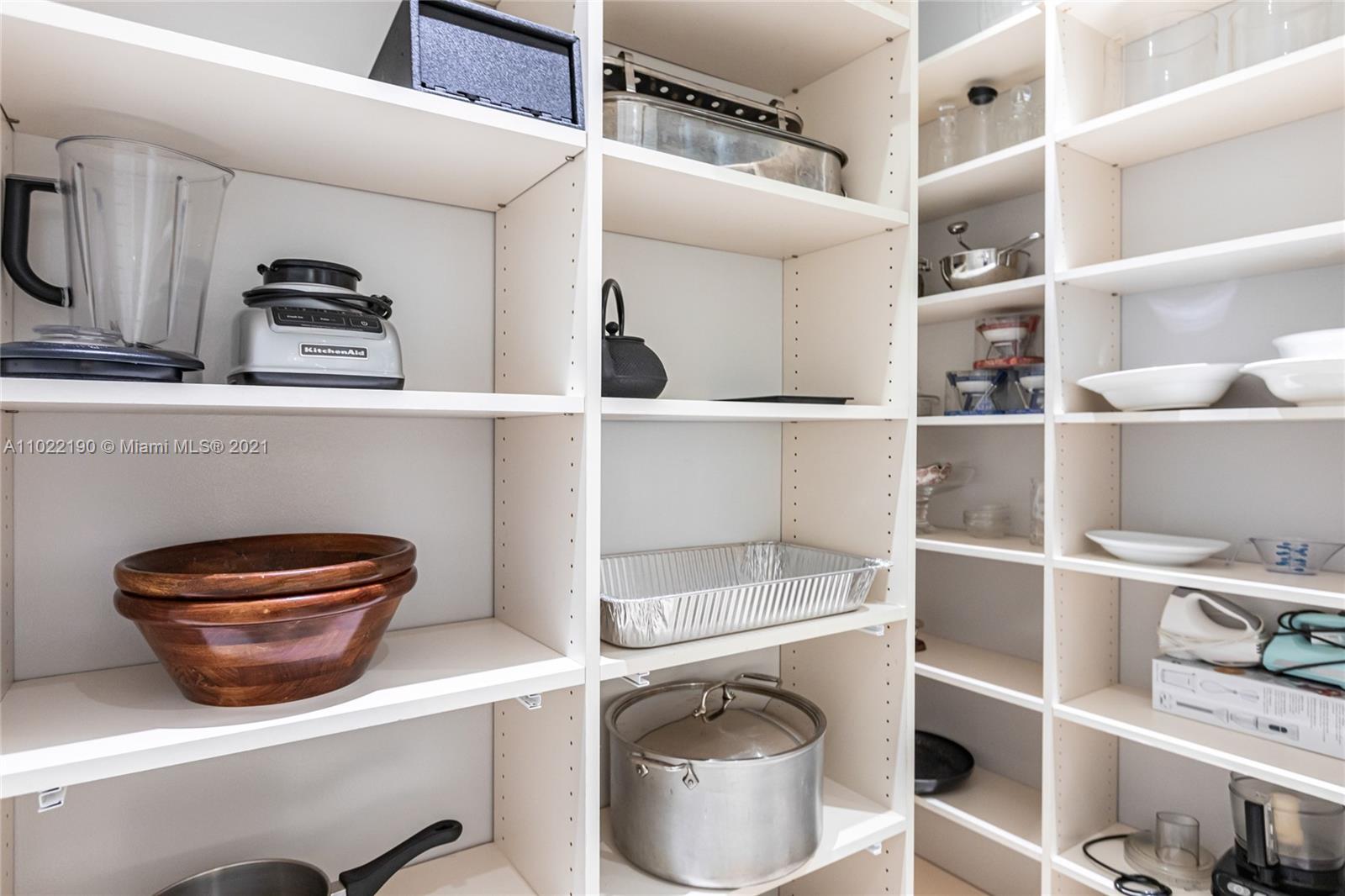 MERRITT ISLE - Residential