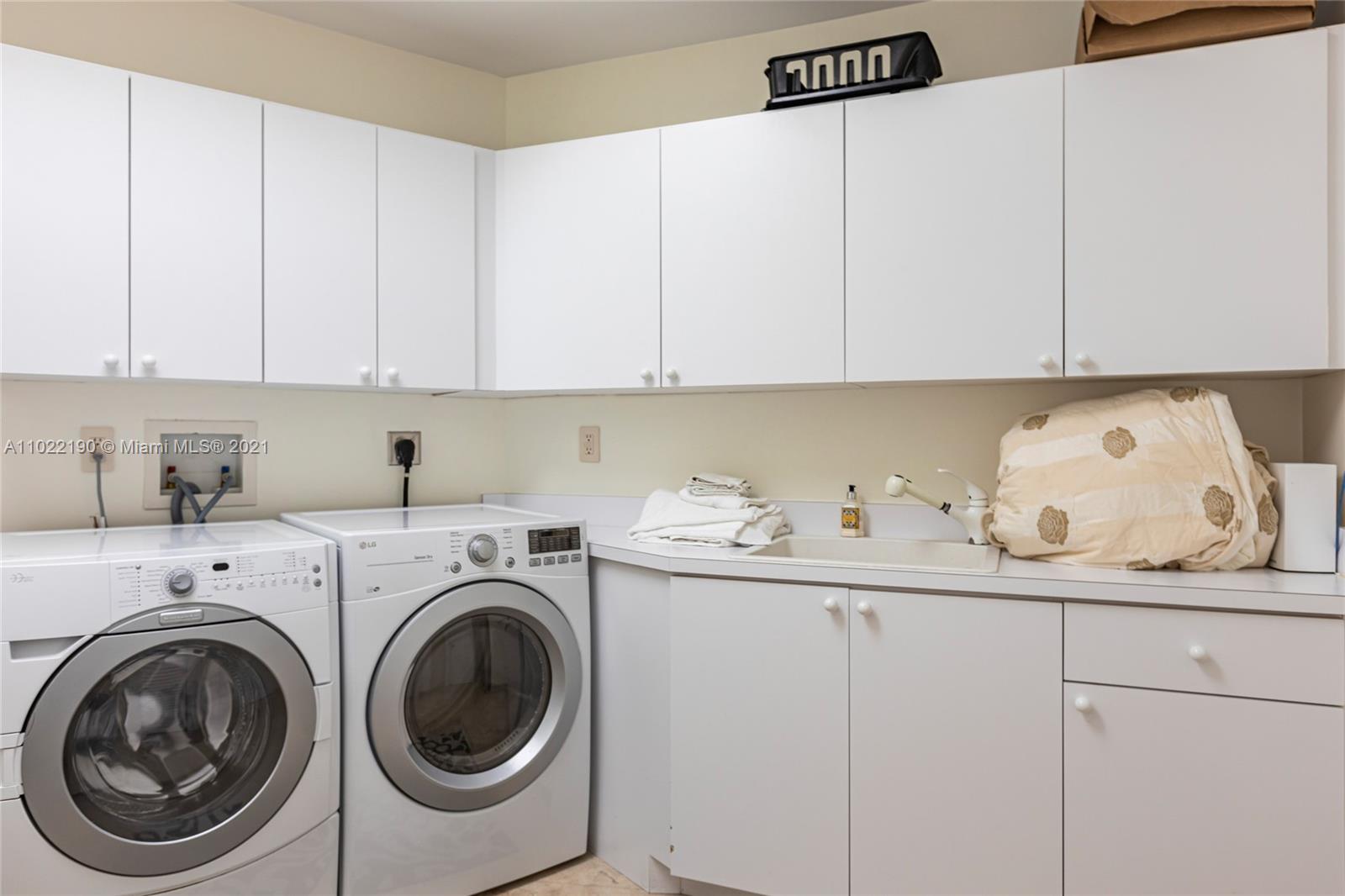 MERRITT ISLE - Residential