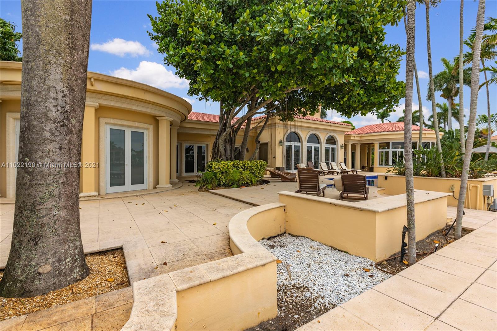 MERRITT ISLE - Residential