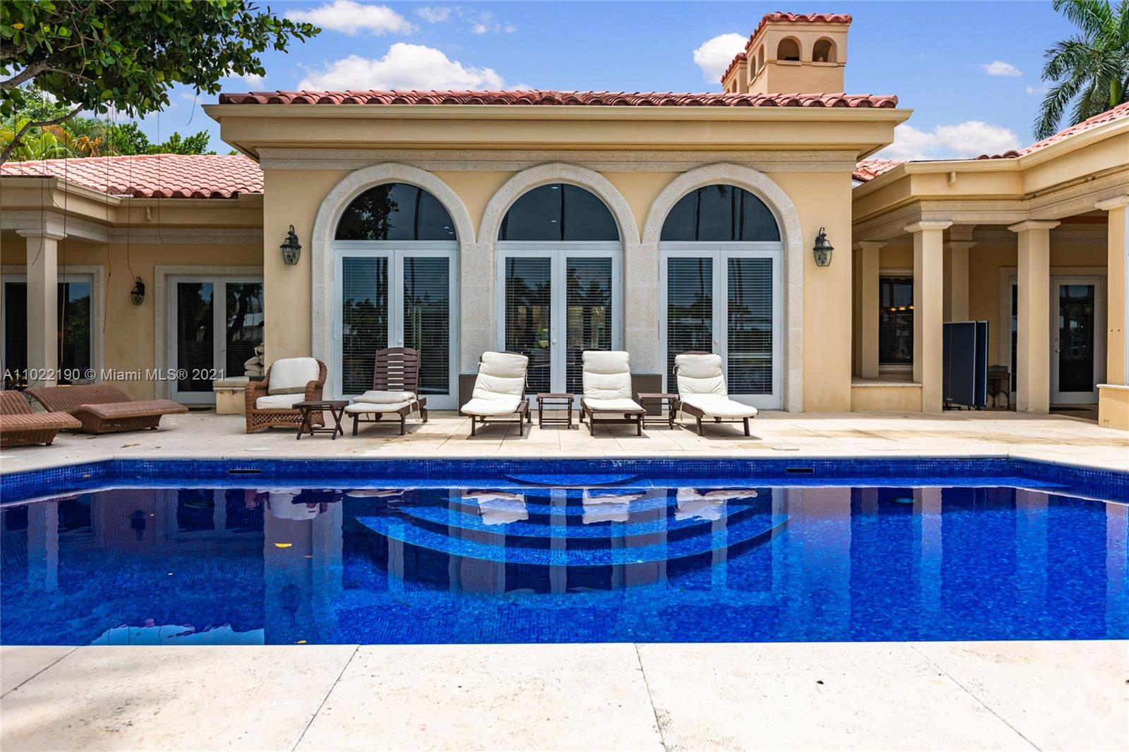 MERRITT ISLE - Residential